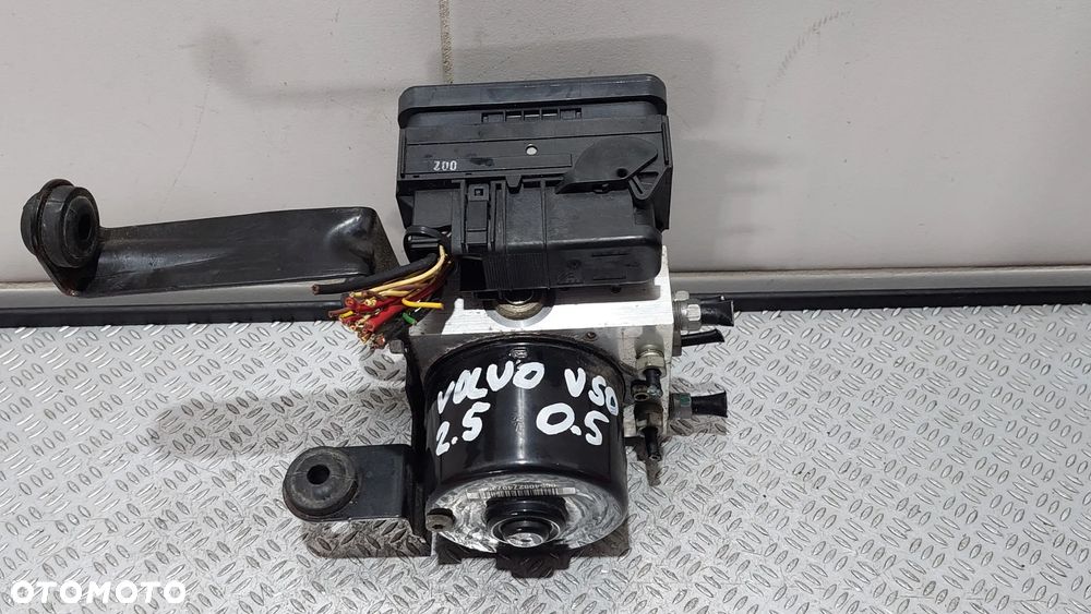 POMPA ABS VOLVO V50 2,5 T R2005 NR 30736590A