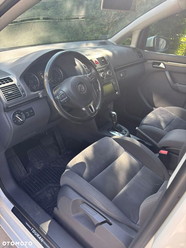 Volkswagen Touran 2.0 TDI DPF Highline DSG - 11