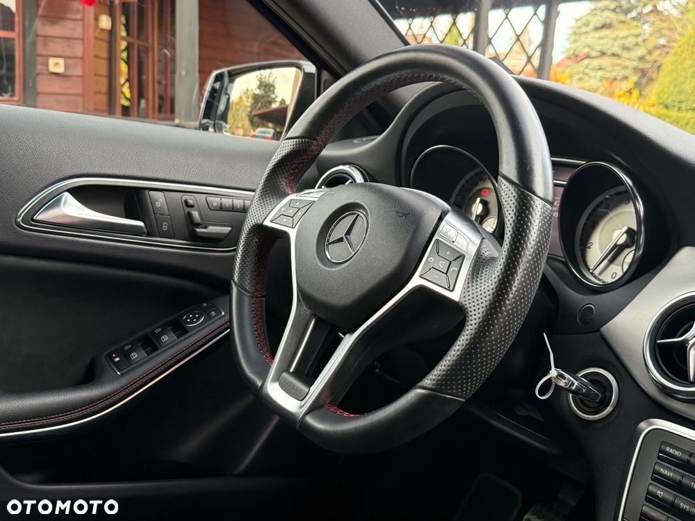 Mercedes-Benz GLA 200 AMG Line - 28