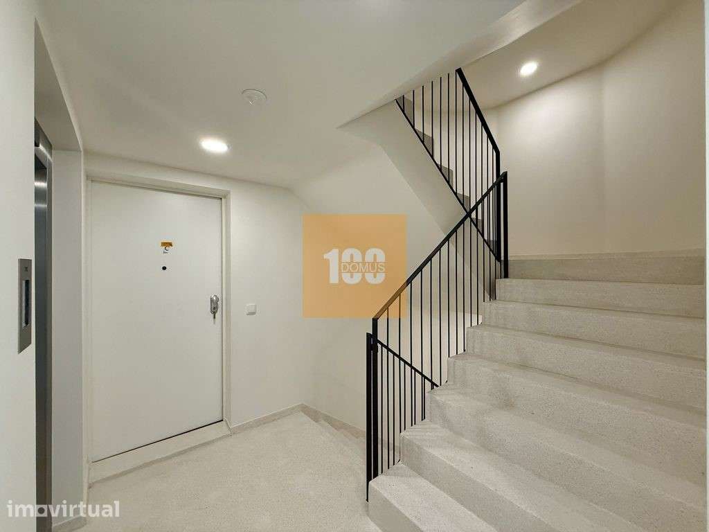 T2 Duplex novo com varanda em Cedofeita - Grande imagem: 2/32