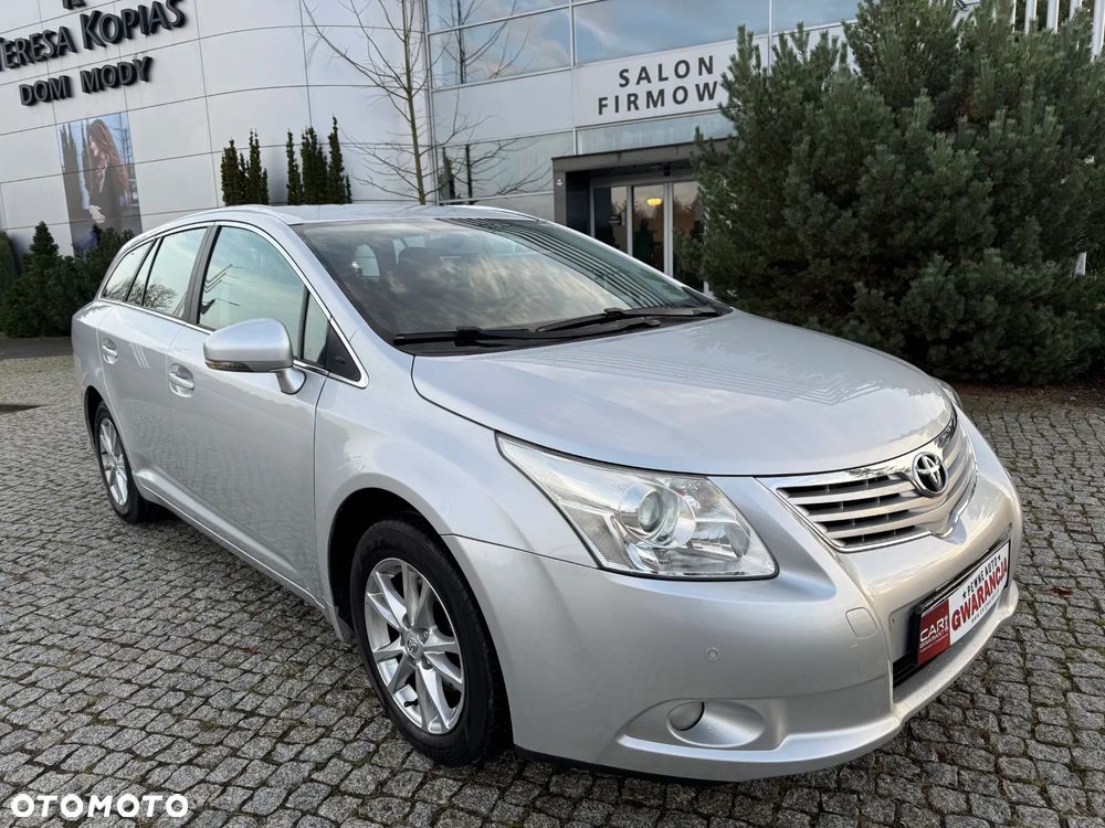 Toyota Avensis 1.8 Sol plus NAVI - 16