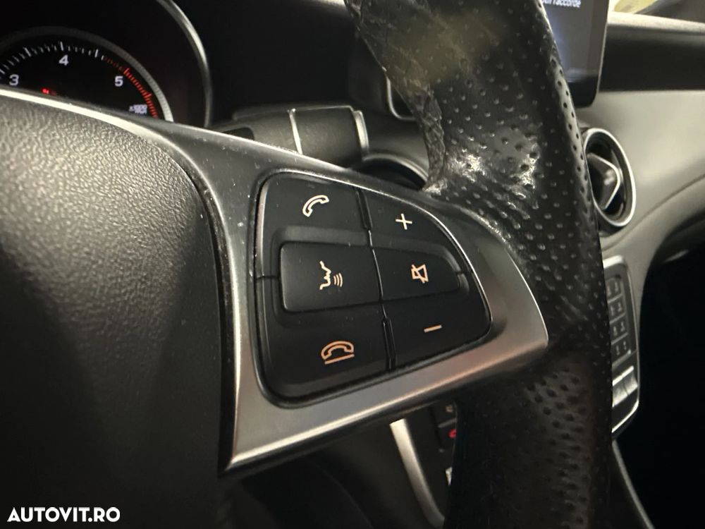 Mercedes-Benz GLA 200 d 4MATIC 7G-DCT AMG Line - 17
