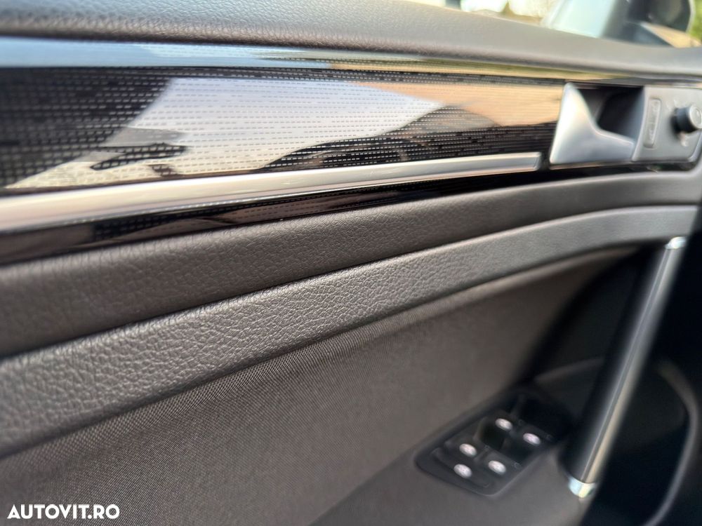 Volkswagen Golf 2.0 TDI Highline - 30