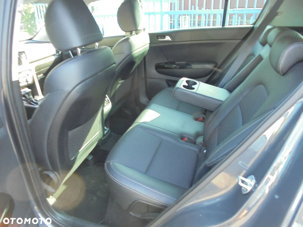 Kia Sportage 1.6 CRDI AWD Eco-Dynamics+ (48V M-H) DCT PLATINUM - 11
