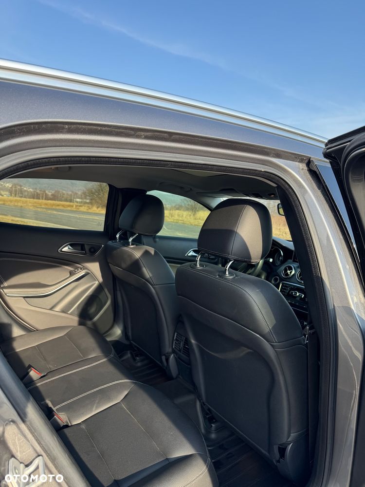 Mercedes-Benz GLA 250 7G-DCT Activity Edition - 25