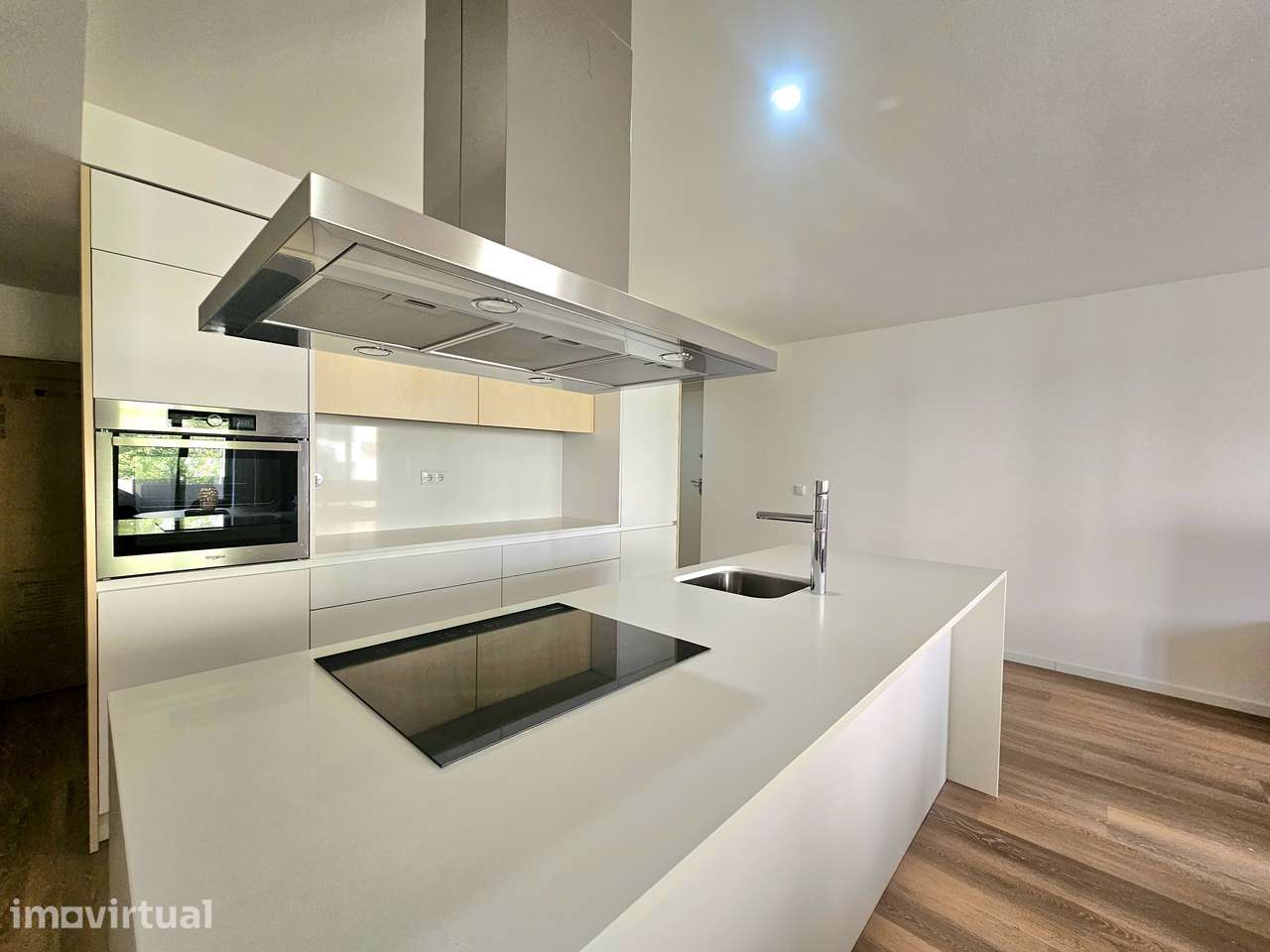 Apartamento T2 junto ao El Corte Inglês semi - mobilado. - Grande imagem: 3/22