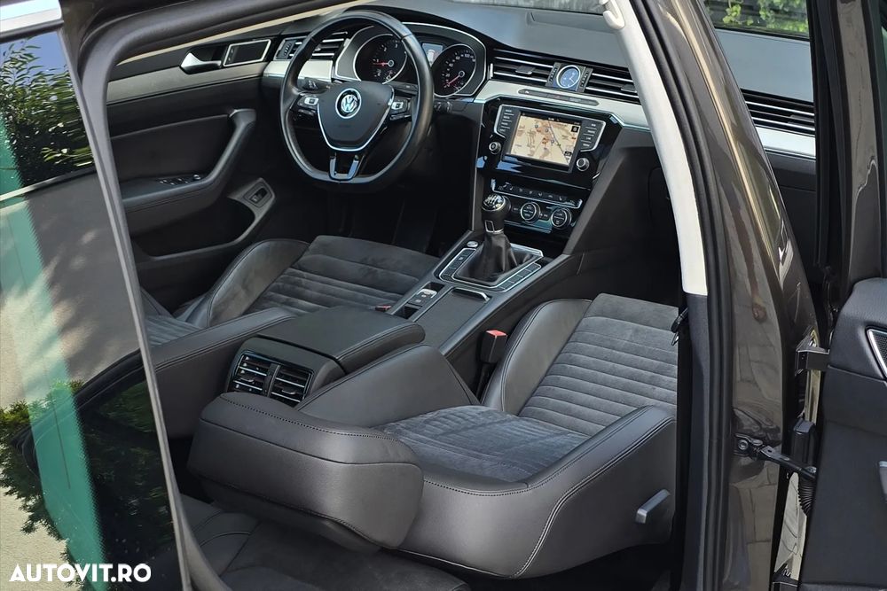 Volkswagen Passat 2.0 TDI SCR Highline - 18