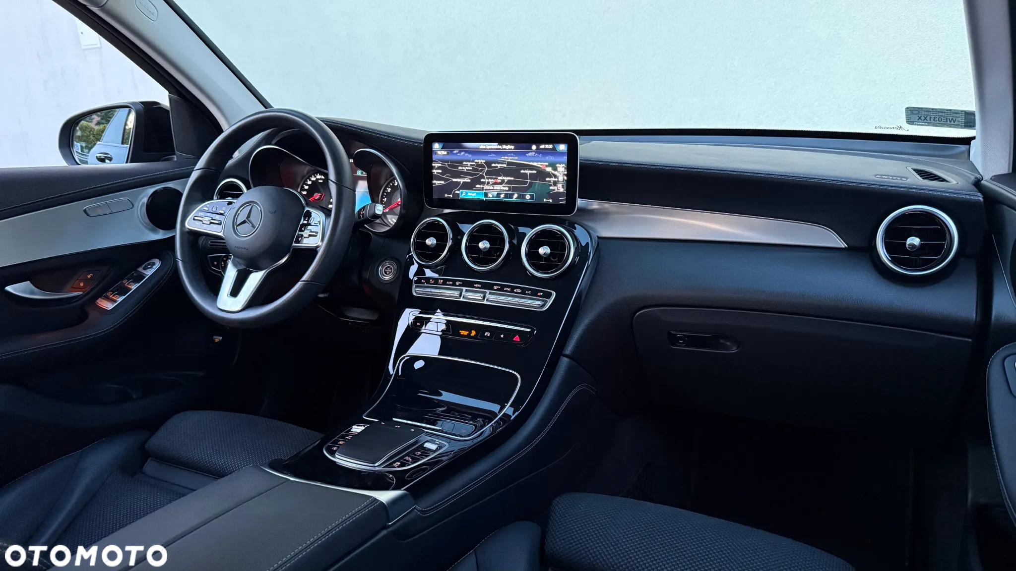Mercedes-Benz GLC - 28