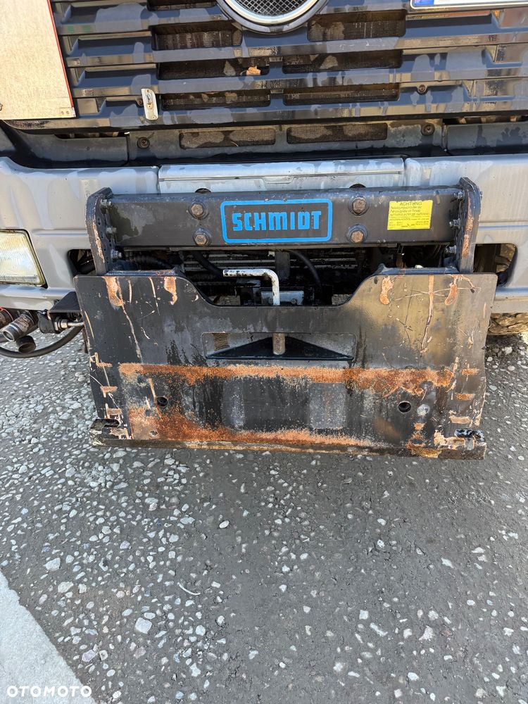 Mercedes-Benz 1833 - 14