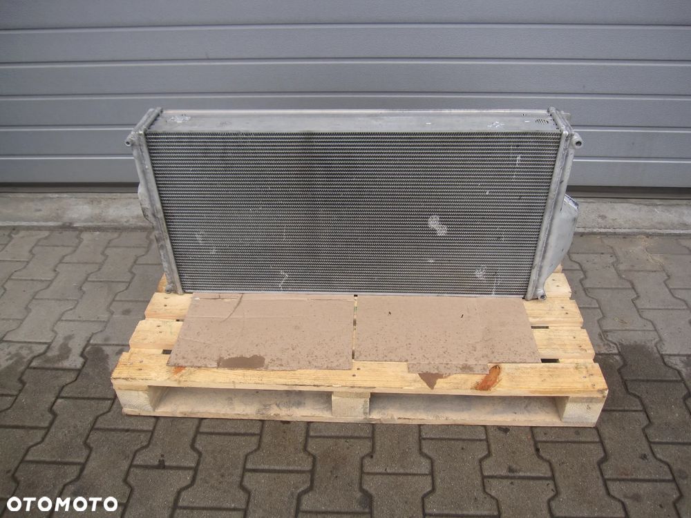 John Deere 6090 8245R 8345R 8270R 8285R 8320R 8370R 8400R chłodnica wody radiator - 2