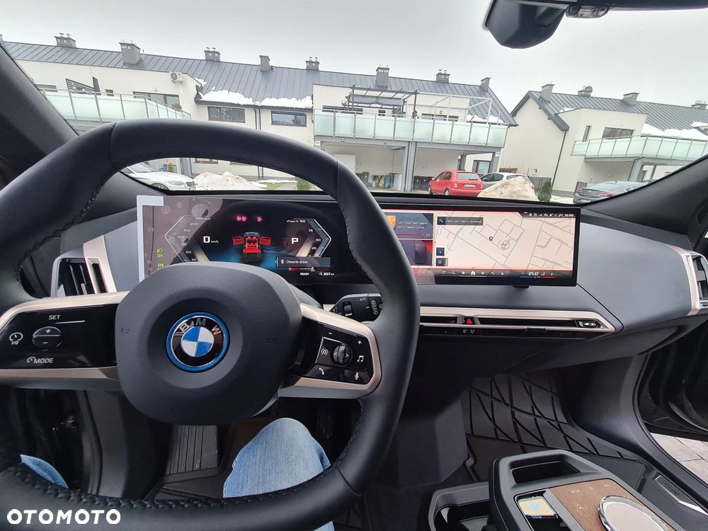 BMW iX - 5
