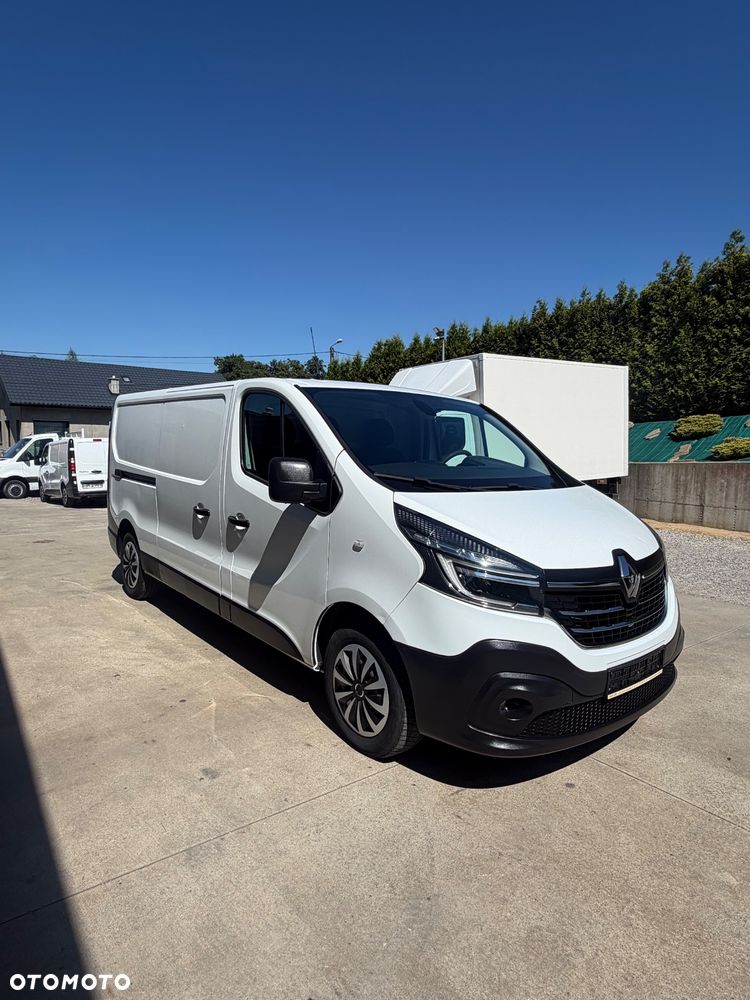 Renault Trafic Długi Blaszak L2H1 Renault Trafic Blaszak 2.0 - 2
