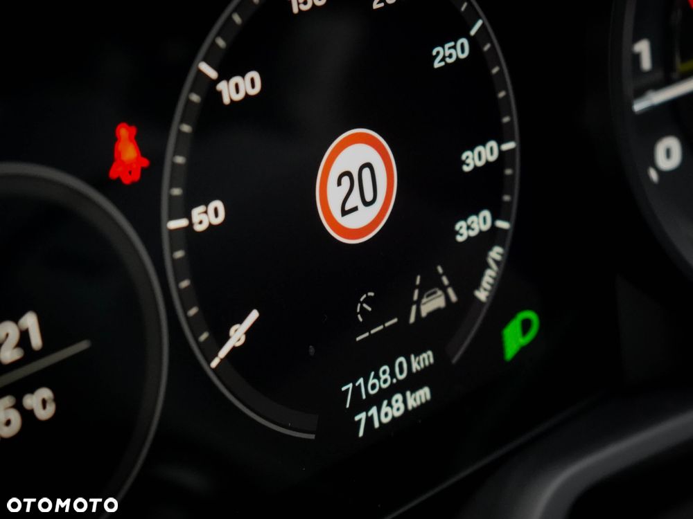 Porsche 911 Carrera 4S - 17