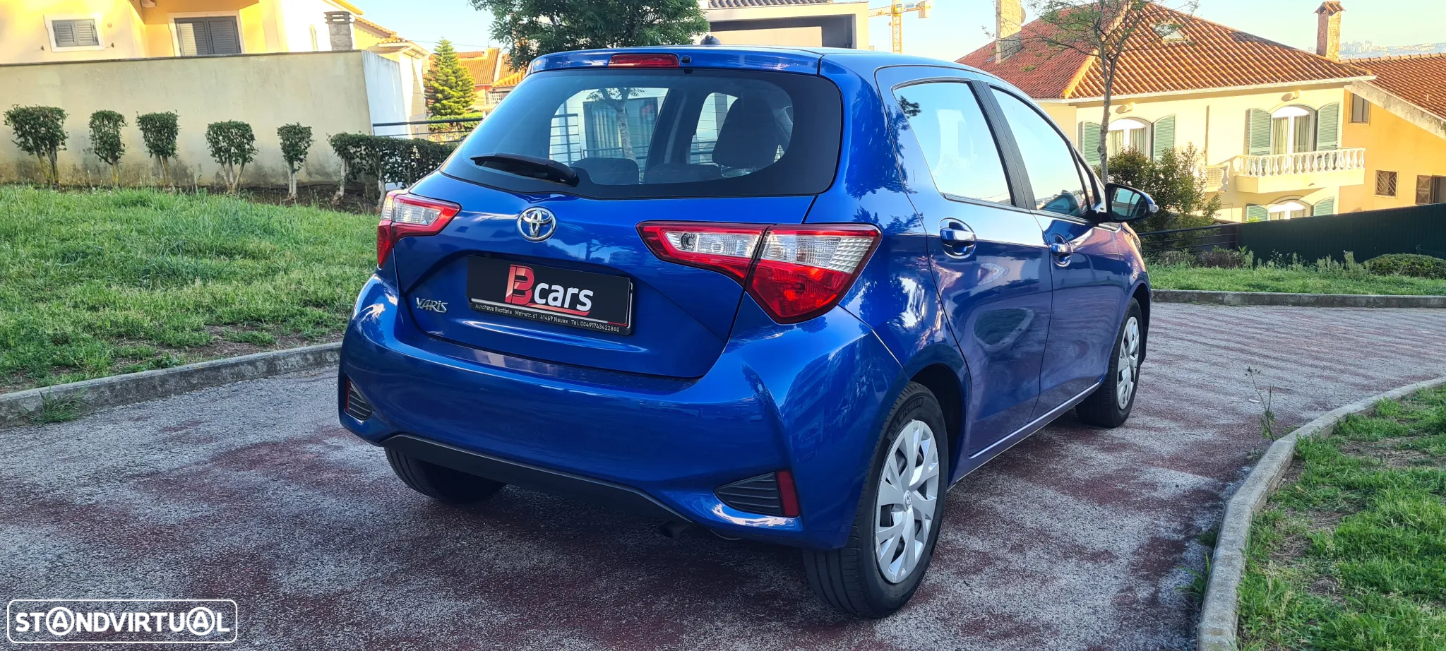 Toyota Yaris 1.0 VVT-i Exclusive - 3