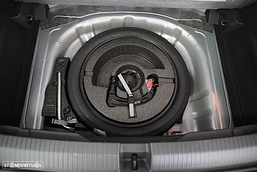 VW T-Roc 2.0 TDI R-Line DSG - 24