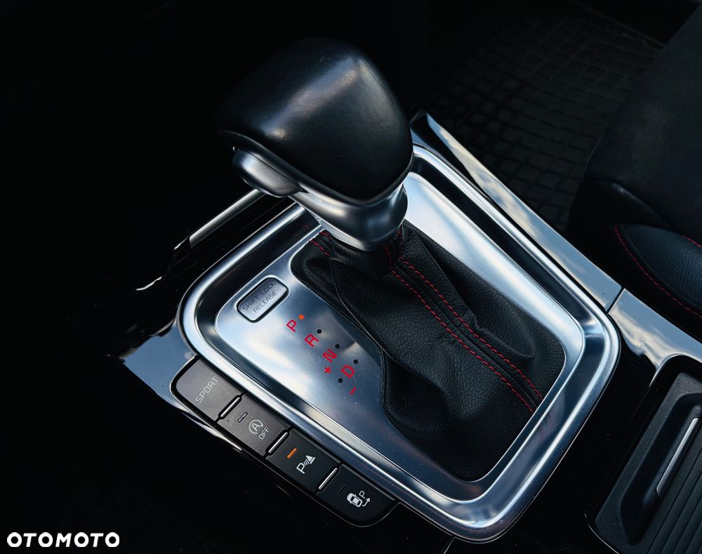 Kia ProCeed 1.6 T-GDI GT DCT - 28