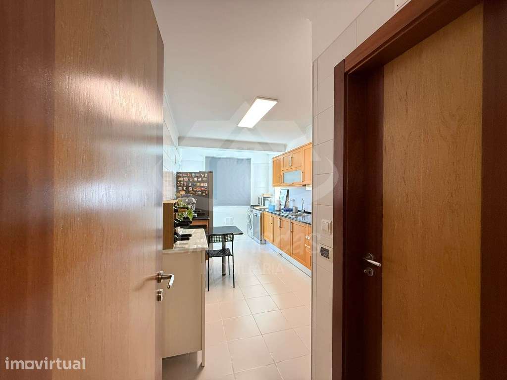 Apartamento T2 com parqueamento e arrecadação, Qta Limarejo, Vialonga - Grande imagem: 5/27