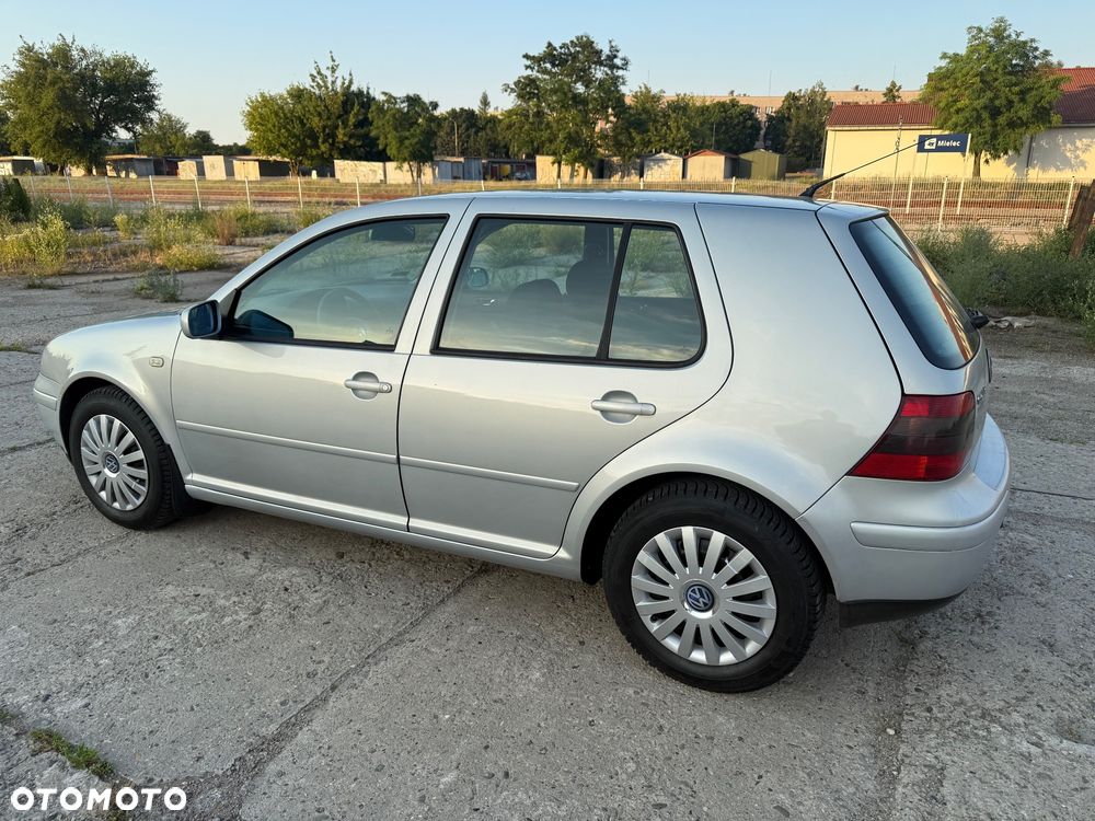 Volkswagen Golf 1.6 Highline - 10