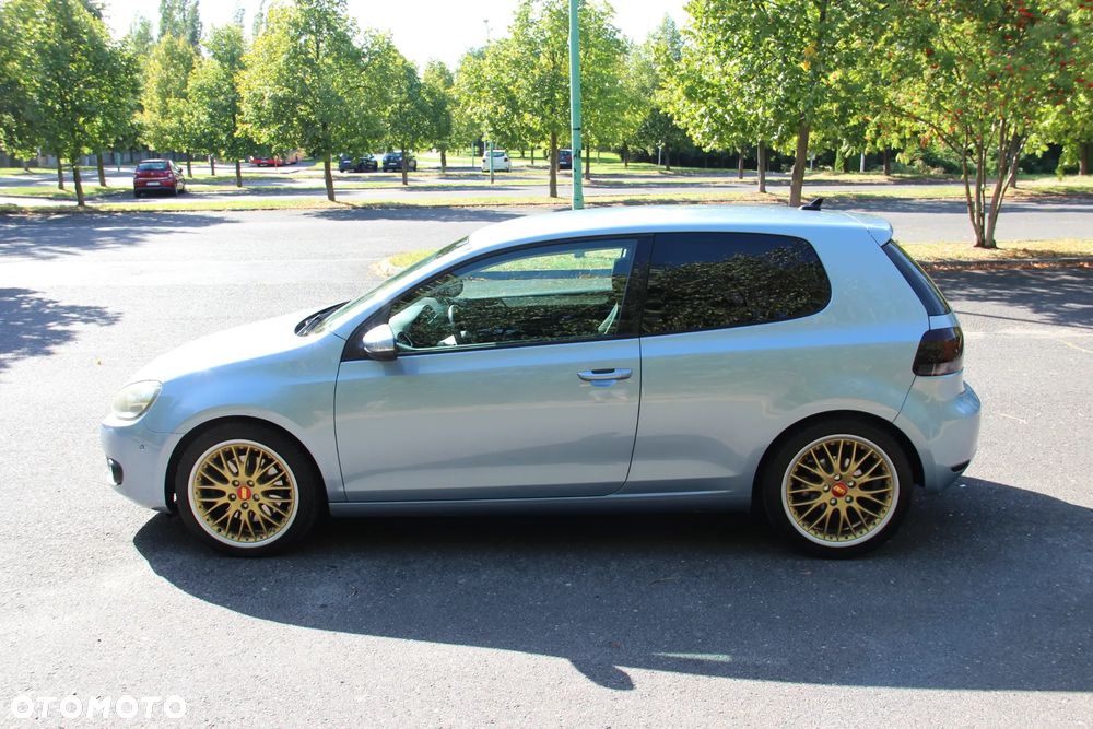 Volkswagen Golf - 8