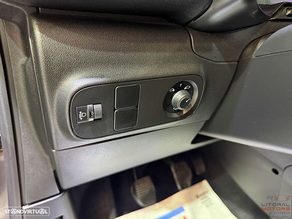Citroën C3 1.2 PureTech C-Series - 19