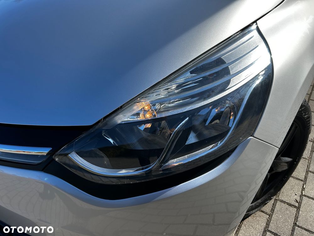 Renault Clio 1.2 16V 75 Limited - 14