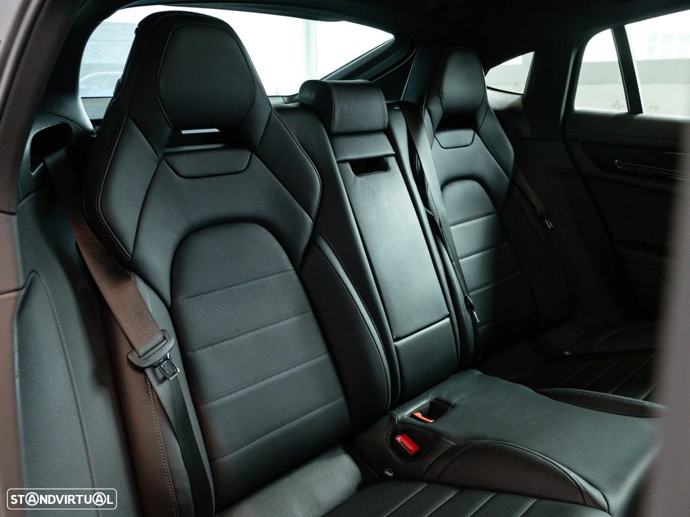 Porsche Panamera 4 E-Hybrid - 34