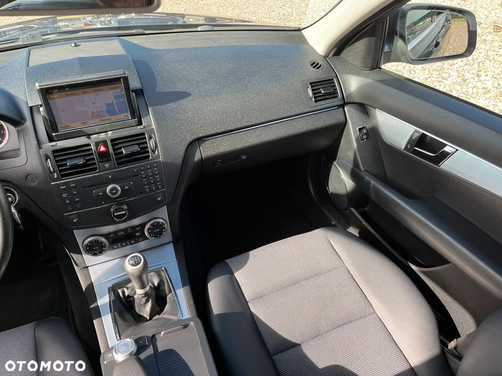 Mercedes-Benz Klasa C 200 Kompressor Avantgarde - 28