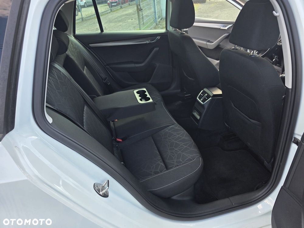 Skoda Octavia 2.0 TDI DSG Clever - 12