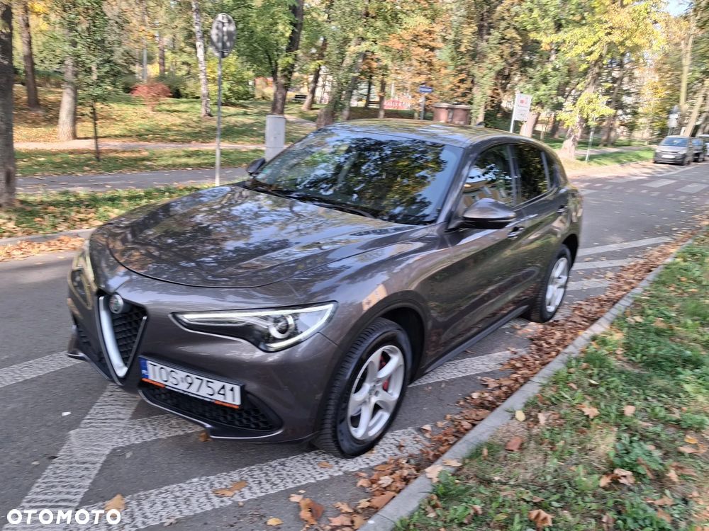 Alfa Romeo Stelvio 2017 photo 2