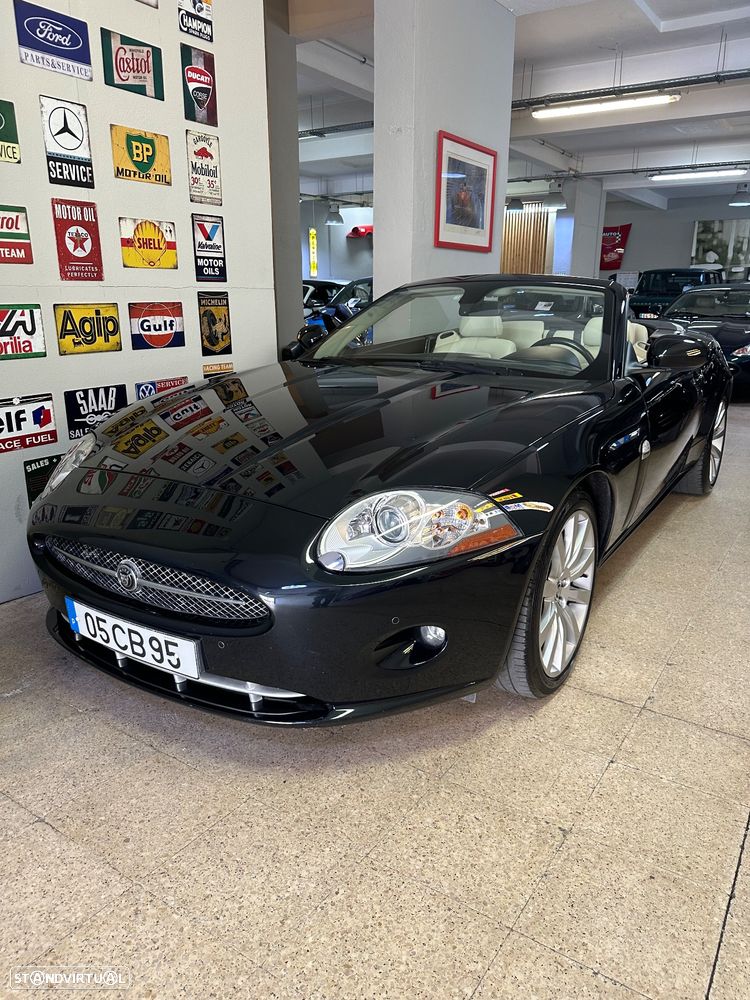 Jaguar XK 4.2 V8 Convertible - 32