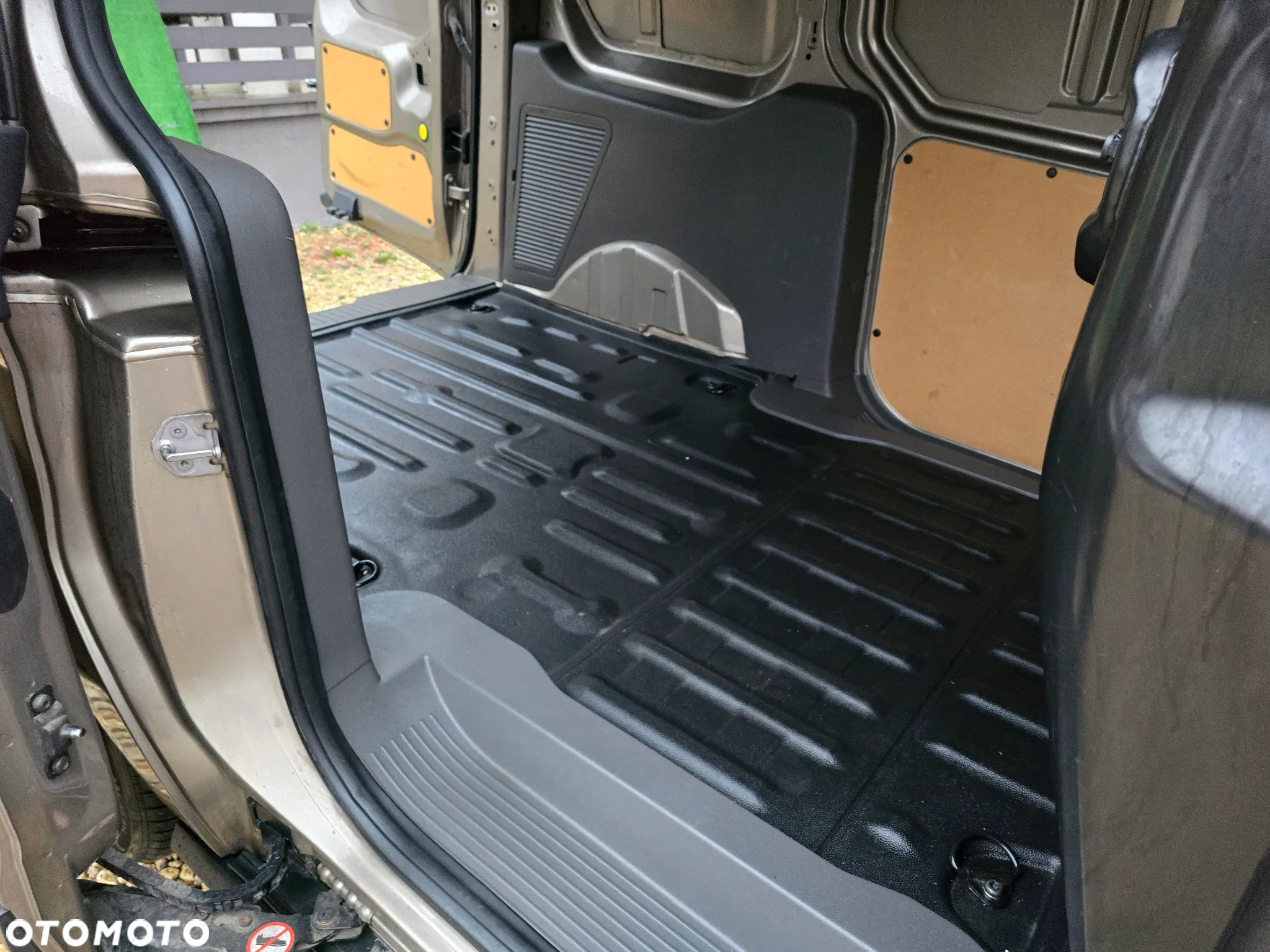 Ford TRANSIT CONNECT - 19