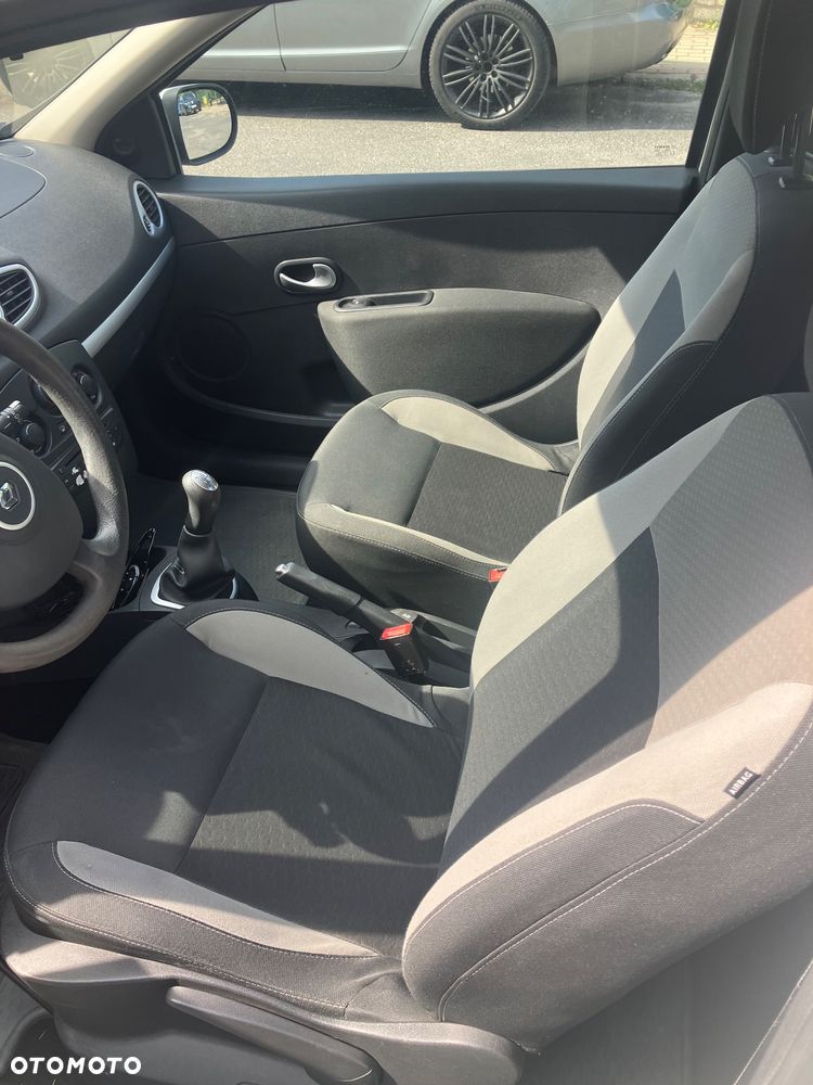 Renault Clio 1.5 dCi Alize - 9