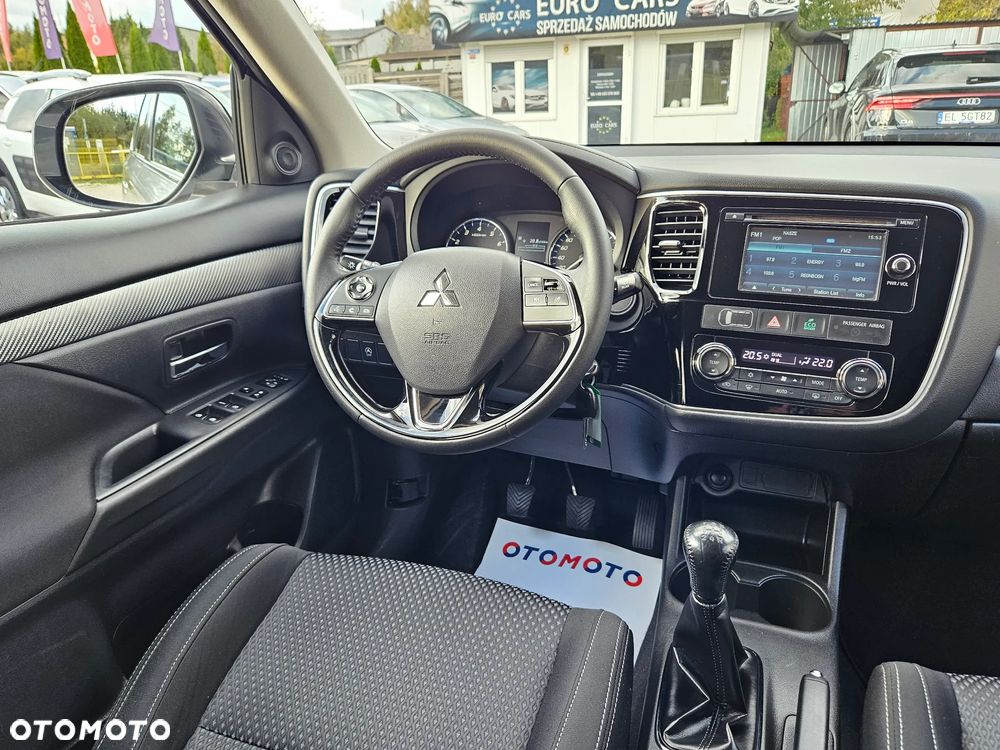 Mitsubishi Outlander 2.0 City Style 2WD - 24