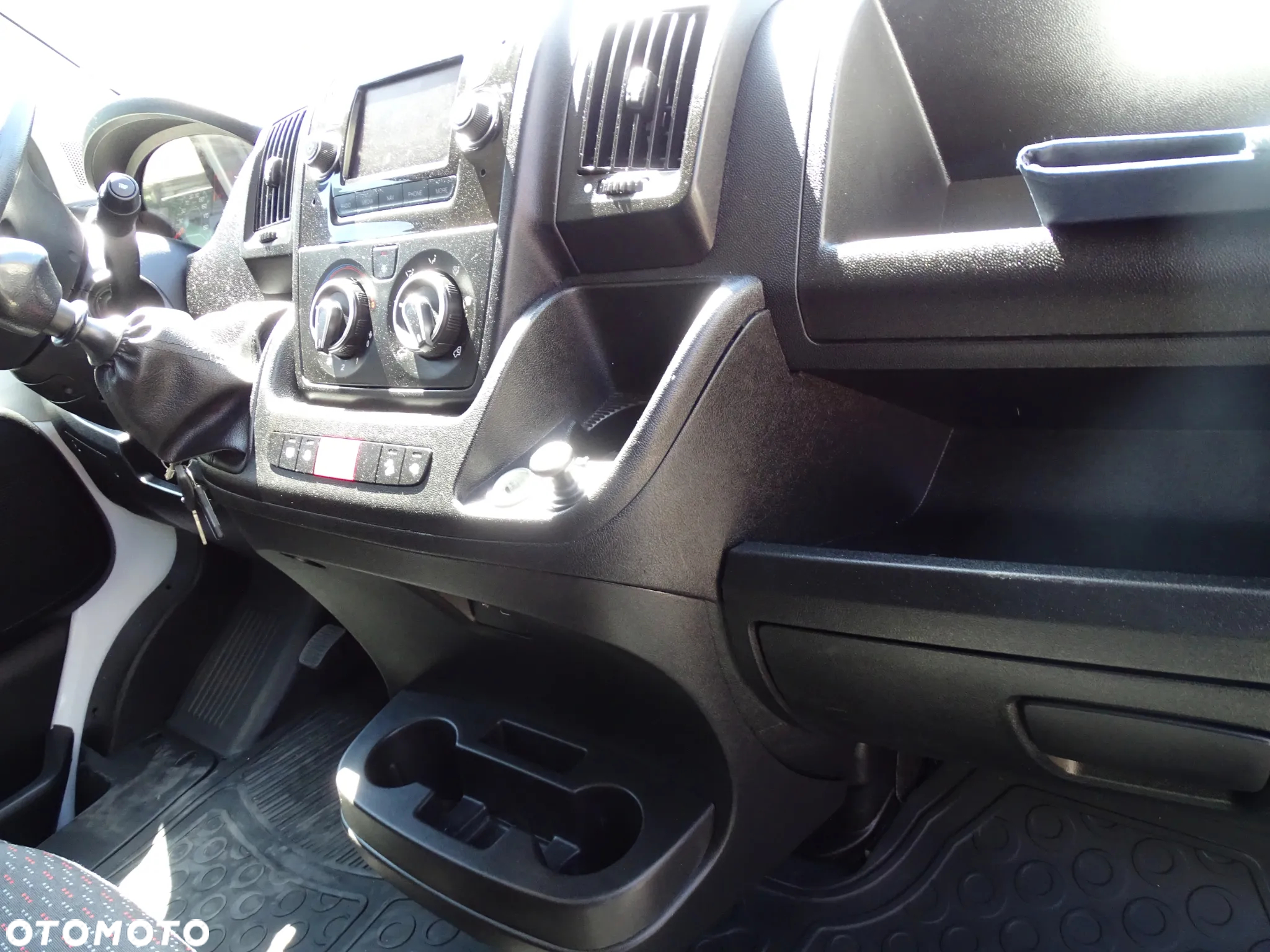 Peugeot BOXER 2, 2 HDI -103 KW -140 KM , KLIMATYZACJA, FULL OPCJA ,ALU-KONTENER 4,10x 2,10x2,10 ,WINDA- KLAPA ZAŁADOWCZA - DHOLLANDIA. - 13
