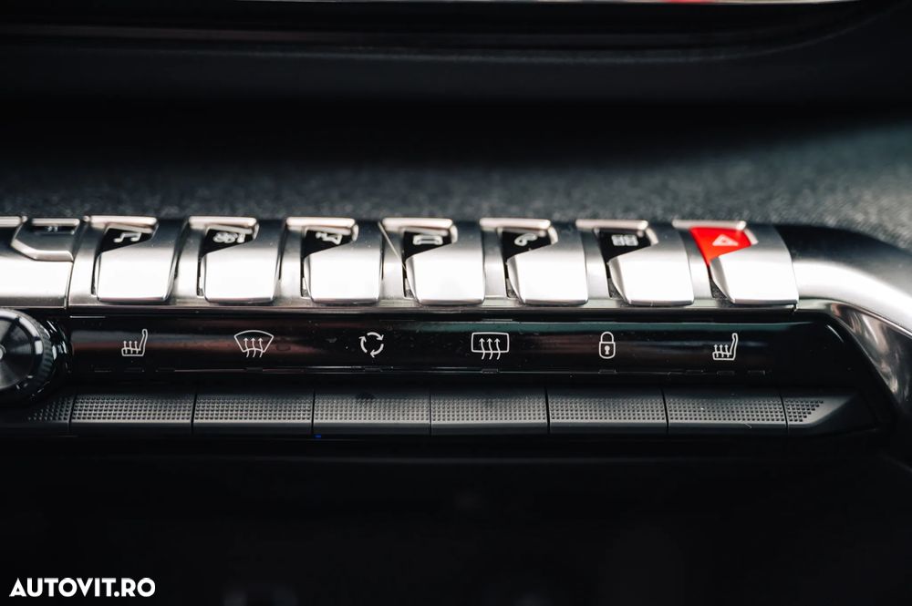 Peugeot 3008 PureTech 130 Stop & Start GPF EAT8 Allure - 26