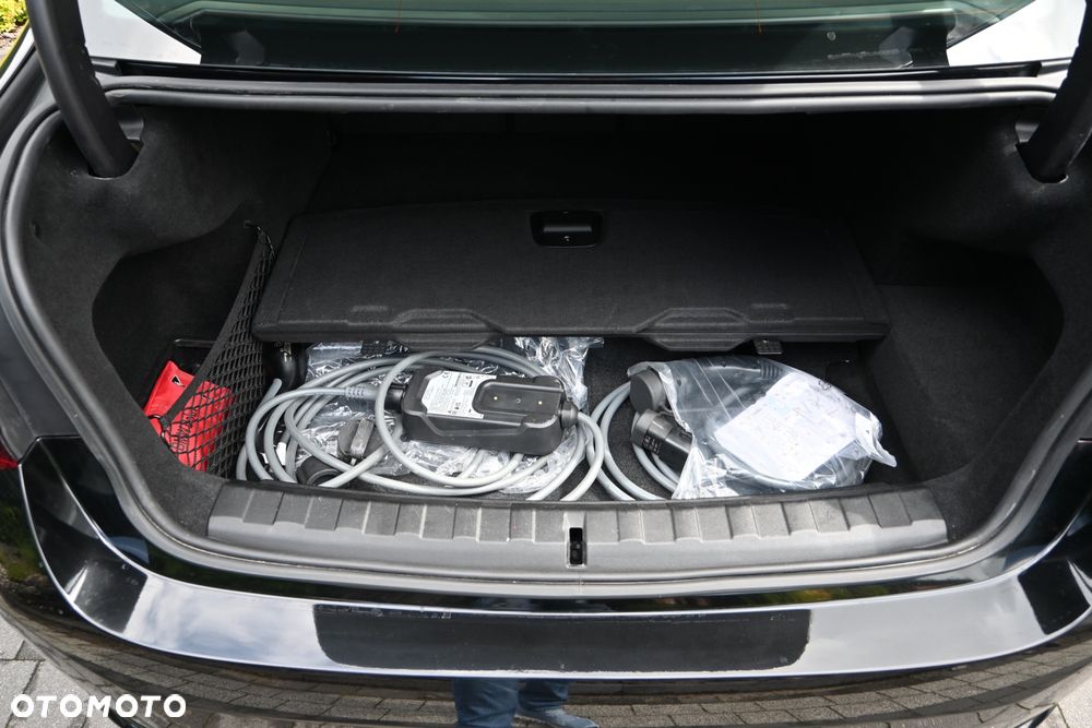 BMW Seria 3 320e Sport Line - 36
