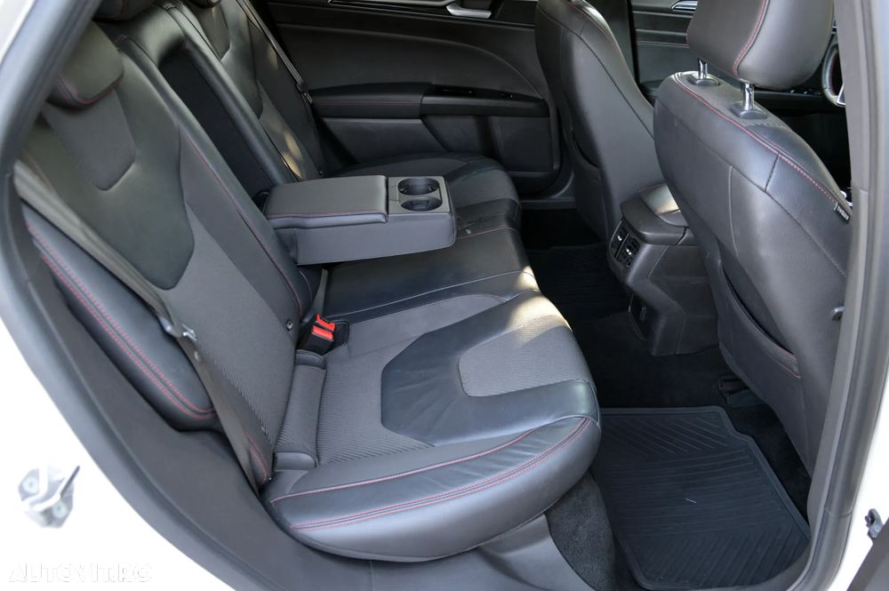 Ford Mondeo 2.0 TDCi Start-Stopp PowerShift-Aut ST-Line - 32