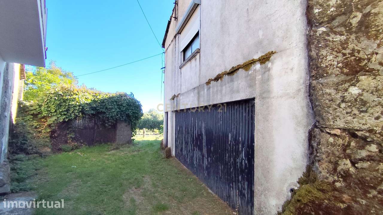 Moradia com Garagem e Terreno a 14 km de Chaves — Tranquilidade e Pote - Grande imagem: 5/32