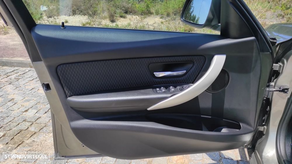 BMW 318 d Blue Performance - 18