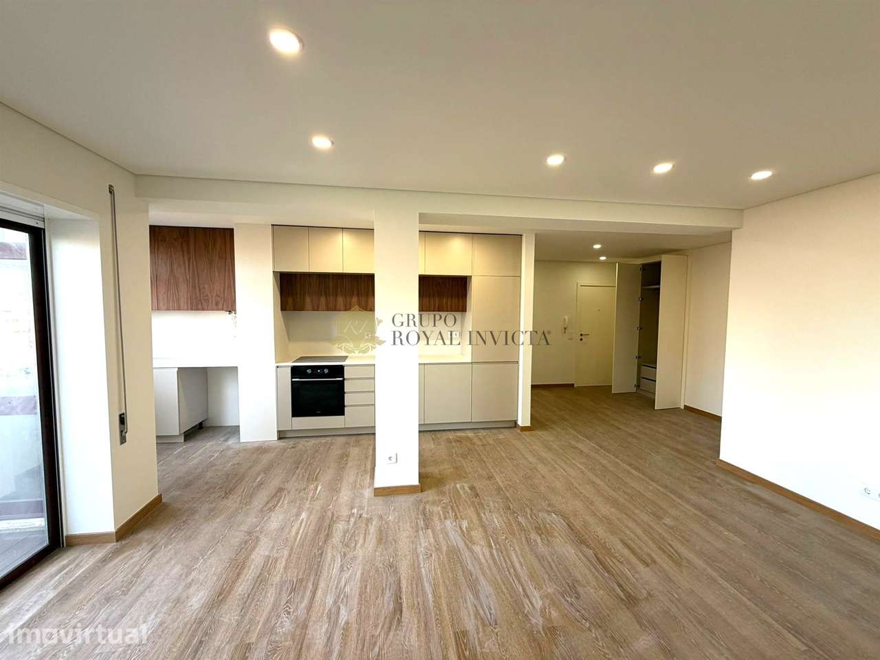 Apartamento T2 +1 Totalmente Remodelado com garagem fechada – Santa Ma - Grande imagem: 4/29