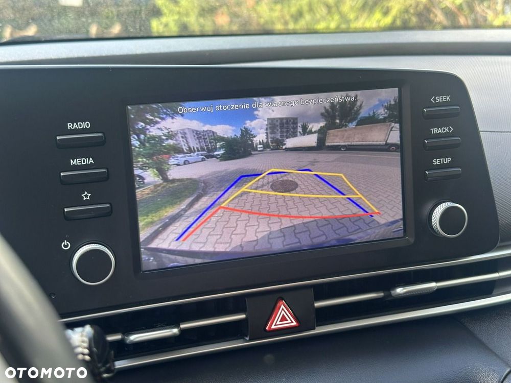 Hyundai Elantra - 28