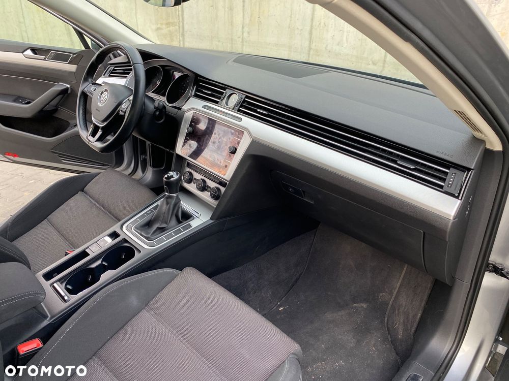 Volkswagen Passat - 9