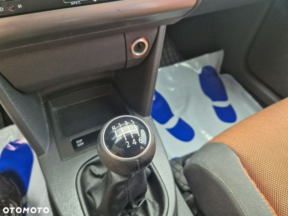 Volkswagen Touran 1.4 TSI Cross - 33
