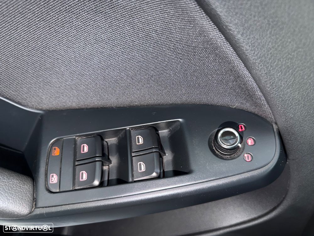 Audi A4 Avant 2.0 TDI Advance - 24