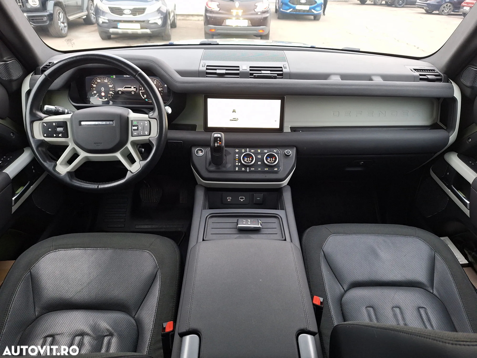 Land Rover Defender 110 2.0L D240 SE - 10