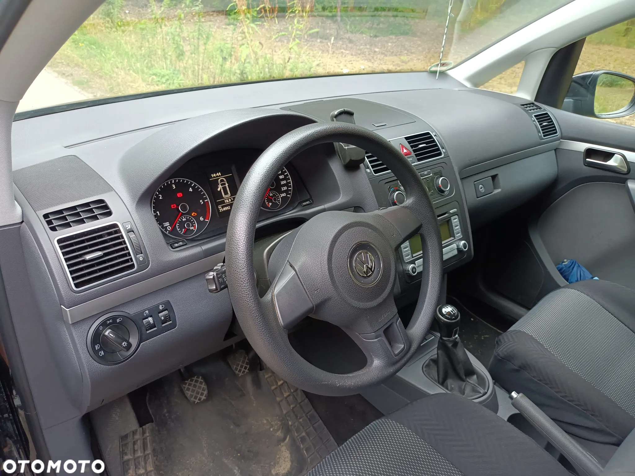 Volkswagen Touran 1.6 TDI DPF BlueMot Comfortline - 10