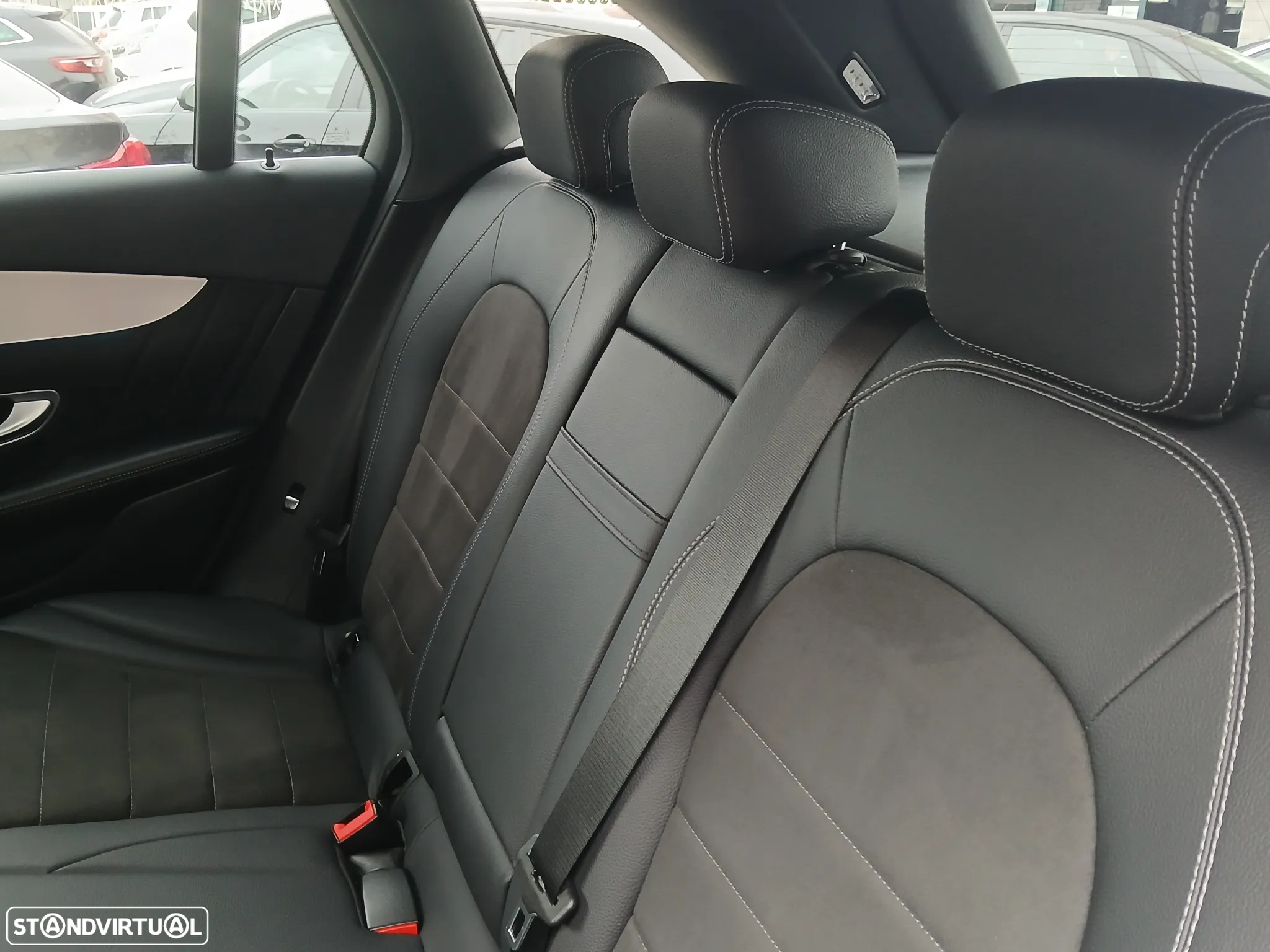 Mercedes-Benz GLC 250 d 4Matic 9G-TRONIC AMG Line - 26