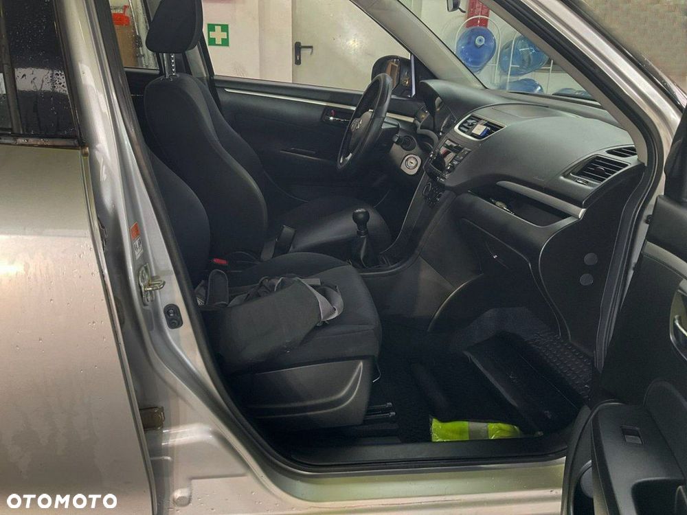 Suzuki Swift 1.2 Premium - 3