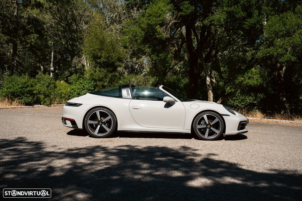 Porsche 911 (992) - 4