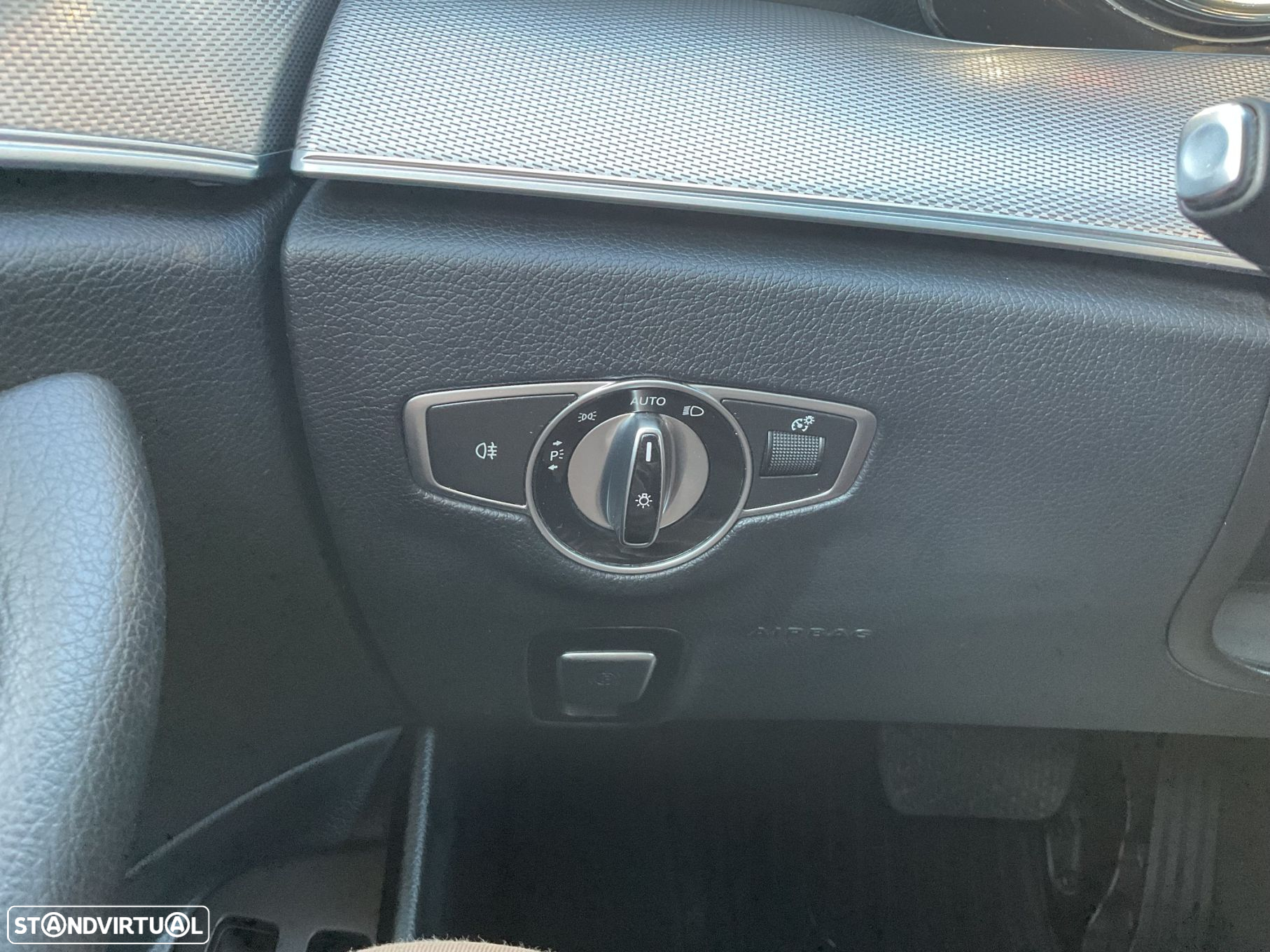 Mercedes-Benz E 220 BlueTEC Avantgarde Auto. - 25